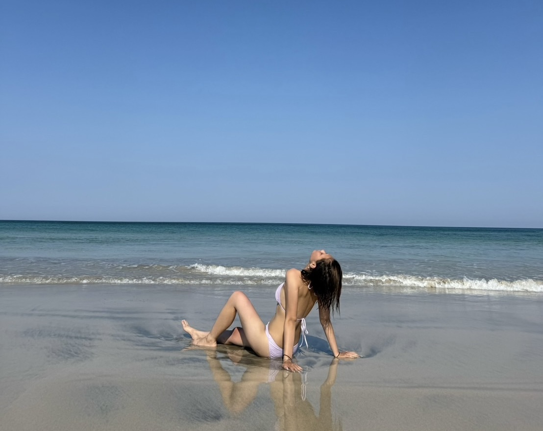 海辺で過ごすAYU